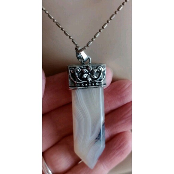 Detailed Natural Crystal Quartz Pendant Necklace 16 Inches Multi-Color Unique - Picture 4 of 4